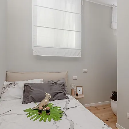 New! Duomo-san Siro - Super Cute Modern Apt, 15mins To Duomo! Milan