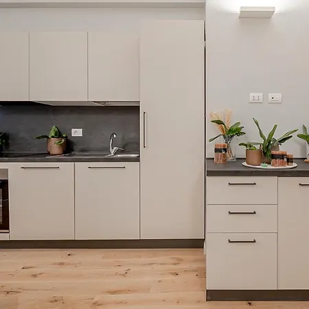 Apartment New! Duomo-san Siro - Super Cute Modern Apt, 15mins To Duomo! Milan