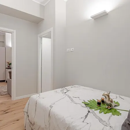 New! Duomo-san Siro - Super Cute Modern Apt, 15mins To Duomo! *