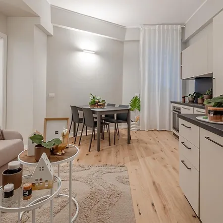 Apartment New! Duomo-san Siro - Super Cute Modern Apt, 15mins To Duomo! Milan
