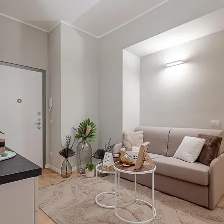 New! Duomo-san Siro - Super Cute Modern Apt, 15mins To Duomo! Milan
